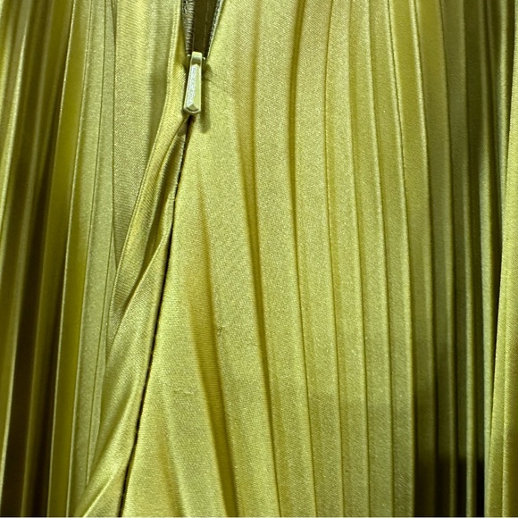 Mac Duggal 26319 Charteuse Pleated Wide Leg Jumpsuit 10 - Picture 6 of 8